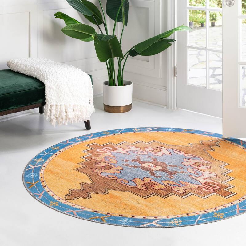 Traditional Rine Collection Area Rug - 5' Round - Orange