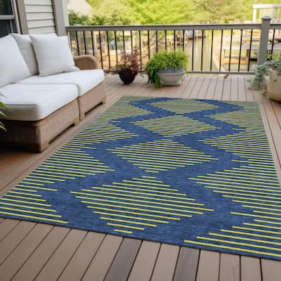 Machine Washable Indoor/ Outdoor Contemporary Geo Chantille Rug