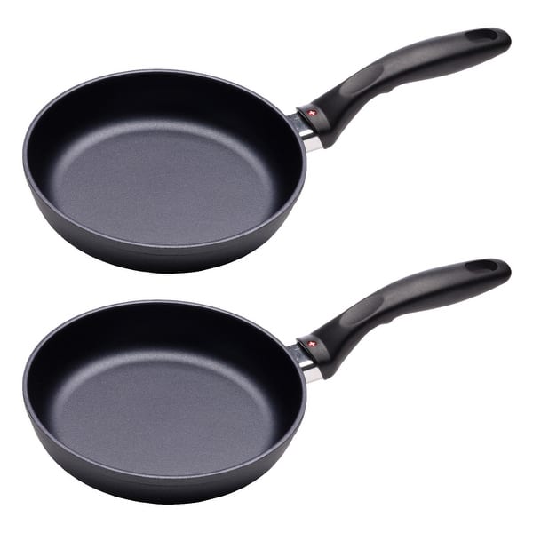 https://ak1.ostkcdn.com/images/products/is/images/direct/f1d84afb389d30fa28bbec7b31e69a56667d5367/Swiss-Diamond-8%22-Nonstick-Fry-Pan-%282-Pk%29.jpg?impolicy=medium