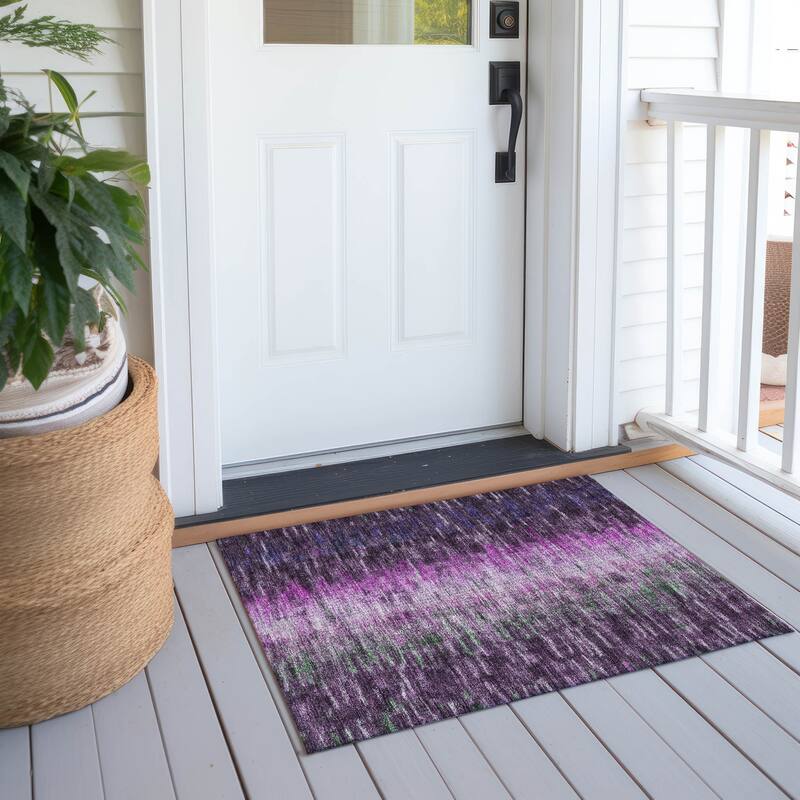 Machine Washable Indoor/ Outdoor Contemporary Ombre Chantille Rug - Eggplant - 1'8" x 2'6"