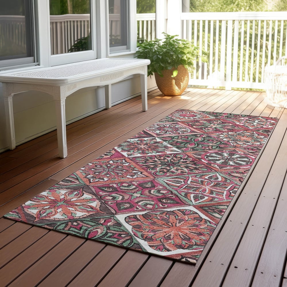 Machine Washable Indoor/ Outdoor Traditional Mosaic Chantille Rug