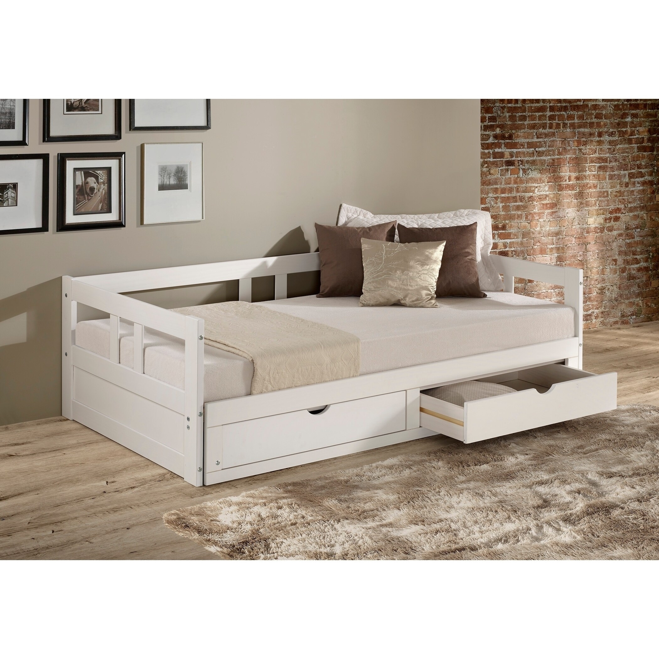 https://ak1.ostkcdn.com/images/products/is/images/direct/f1de1fa569e1c4e7f4832f2656559cc408644aea/Melody-Expandable-Twin-to-King-Trundle-Daybed-with-Storage-Drawers.jpg