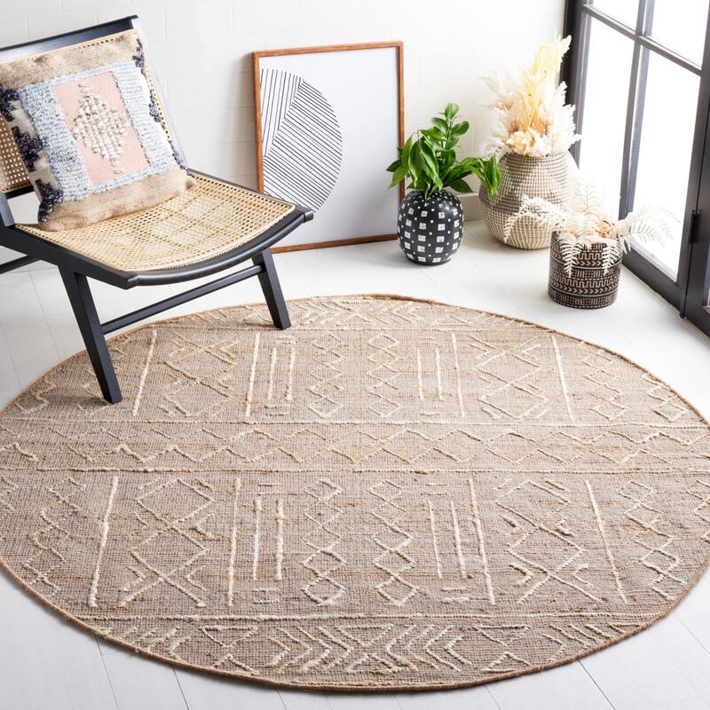 SAFAVIEH Handmade Natural Fiber Tellervo Boho Jute Fringe Rug - 6' Round - Natural/Ivory