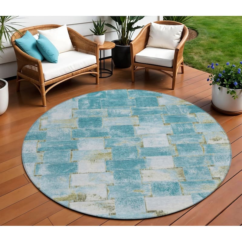 HomeRoots Striped Transitional Rectangle Outdoor Rug - 8' Round
