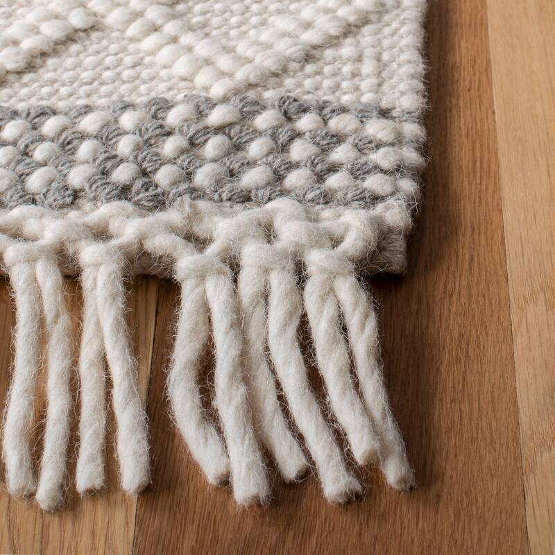SAFAVIEH Handmade Natura Sheetal Moroccan Wool Rug