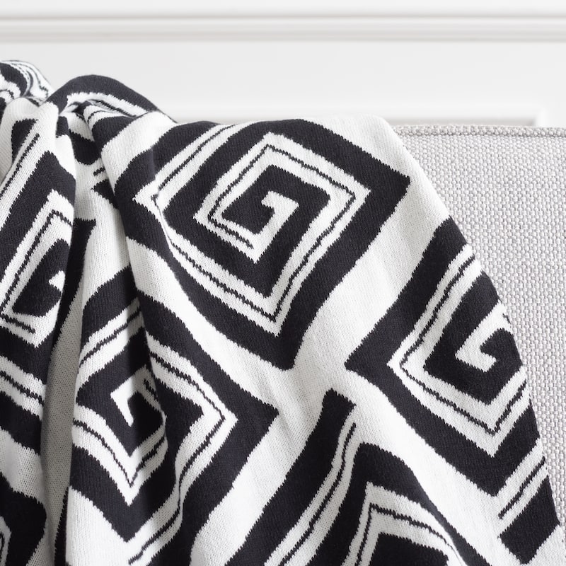 SAFAVIEH Stoyana Cotton Decorative Accent Throw Blanket