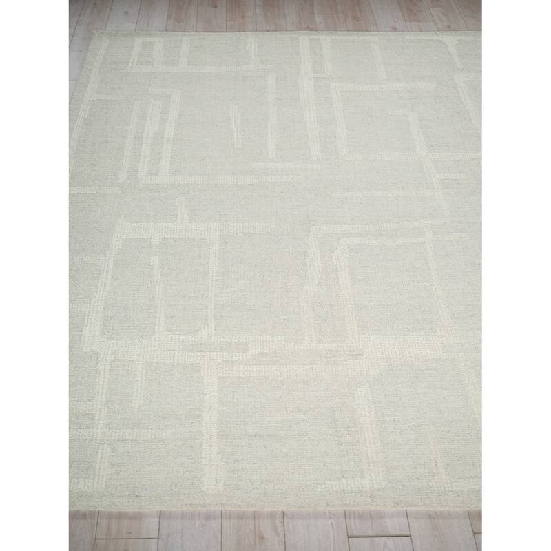 Breckenridge Handmade Hand Tufted New Zealand Wool Silver/Ivory Area Rug.
