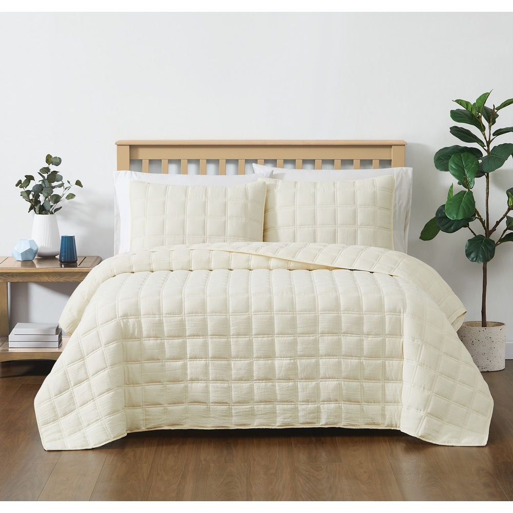 https://ak1.ostkcdn.com/images/products/is/images/direct/f1ef51442d5e112e78f947b4998fc591d99db297/Truly-Soft-Cozy-Gauze-Quilt-Set.jpg