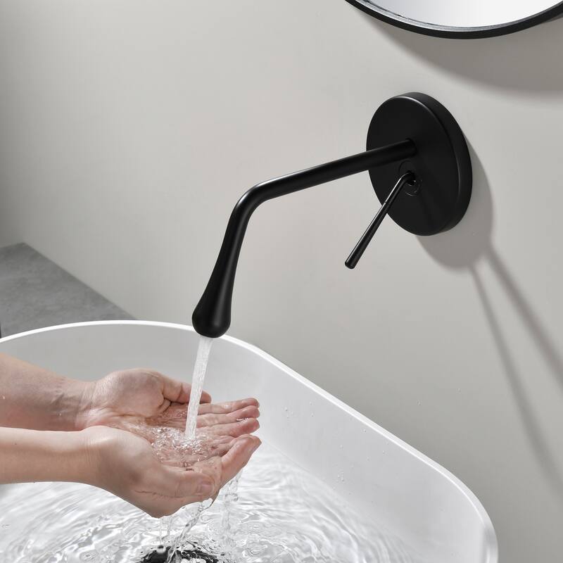 Solid Brass Wall Mounted Single-handle Bathroom Faucet