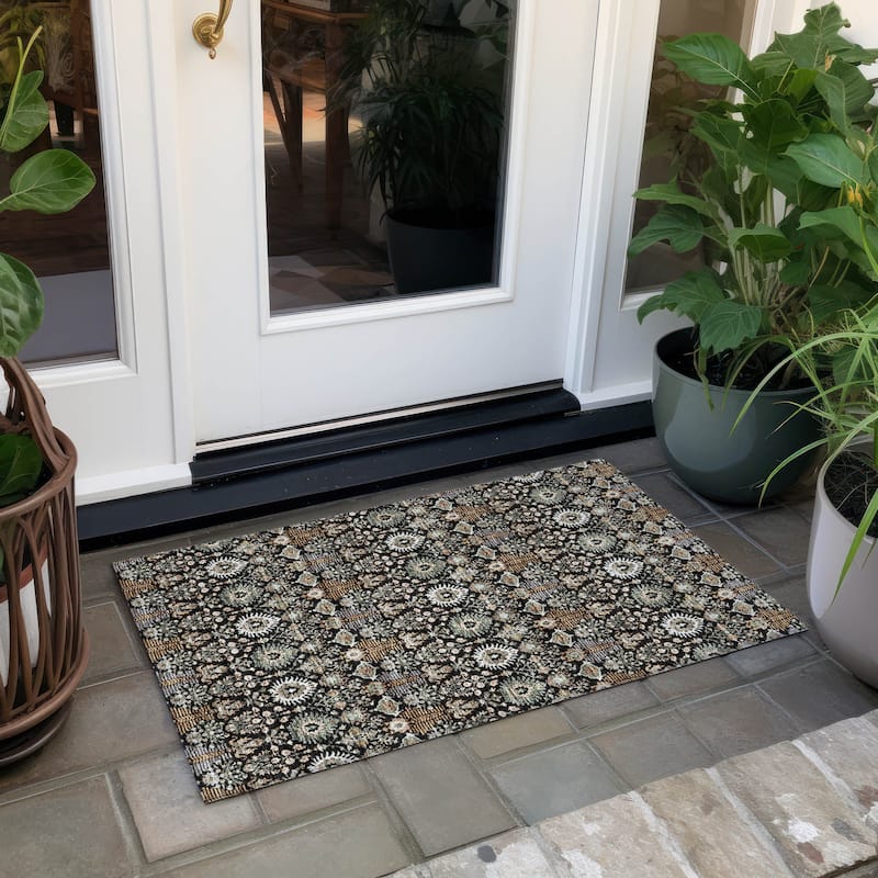 Machine Washable Indoor/ Outdoor Traditional Xander Chantille Rug - Black - 1'8" x 2'6"