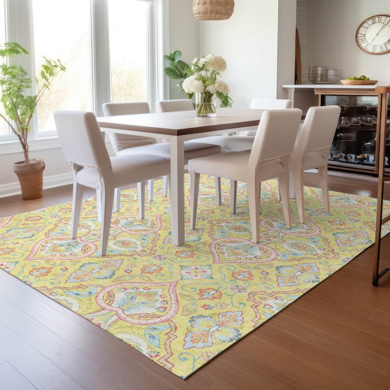 Machine Washable Indoor/Outdoor Traditional Spades Chantille Rug