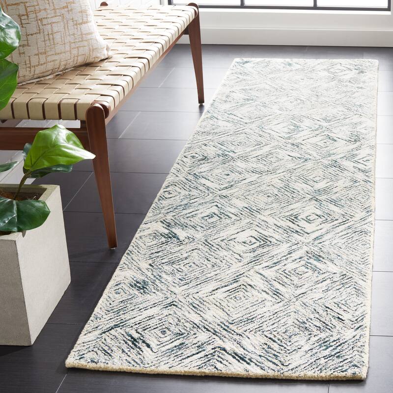 SAFAVIEH Handmade Soho Deja Modern Rug - 2'3" x 8' Runner - Ivory/Green