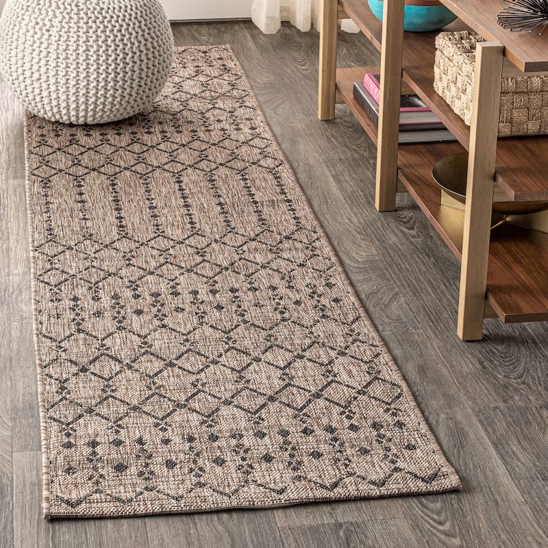JONATHAN Y Trebol Moroccan Geometric Textured Weave Indoor/Outdoor Area Rug - 2 X 10 - Natural/Black