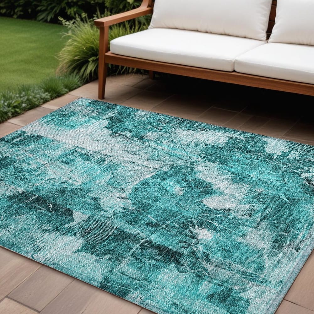 Tara Lush Floral Weather Resistant Timeless Fusion Outdoor Rug