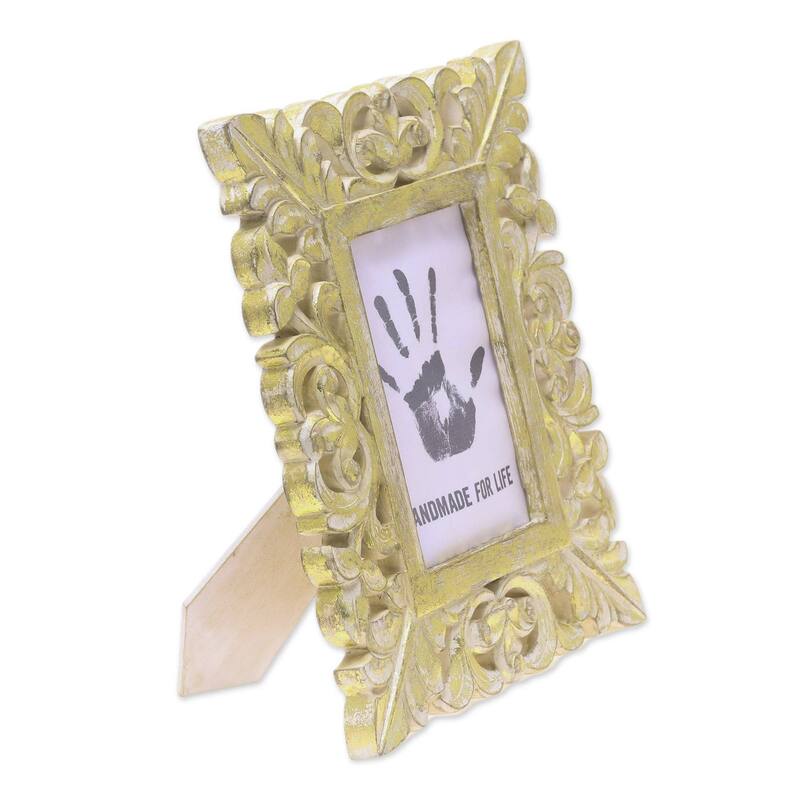Novica Handmade Golden Leaves Wooden Photo Frame (4X6)