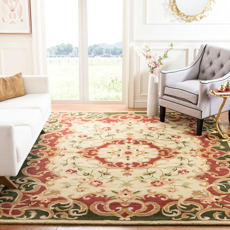 SAFAVIEH Handmade Classic Selvaggia Traditional Oriental Wool Rug - 7'6" x 9'6" - Ivory/Green