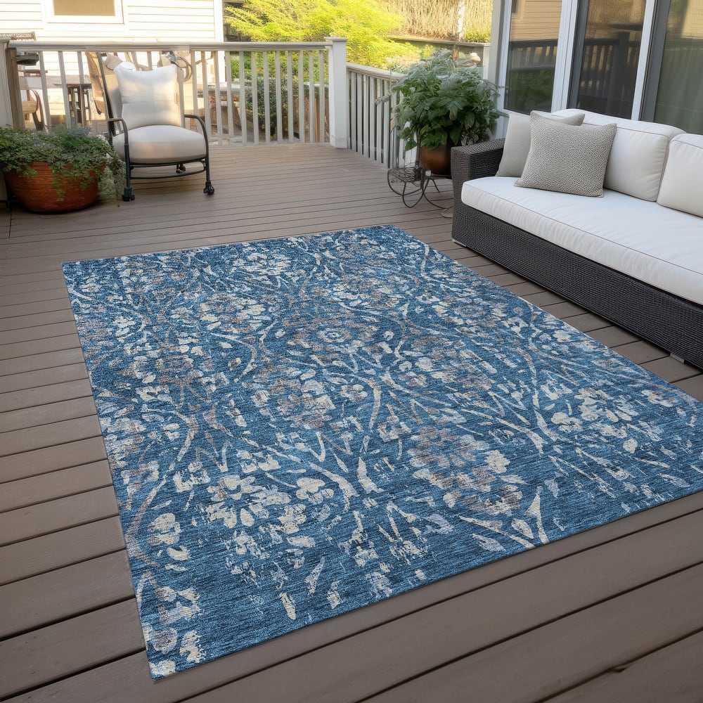 Machine Washable Indoor/ Outdoor Chantille Distressed Traditional Rug