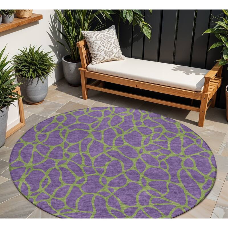 HomeRoots Geometric Transitional Rectangle Outdoor Rug - 8' Round