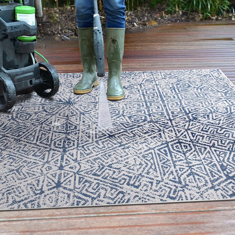 World Rug Gallery Contemporary Geometric Indoor/Outdoor Area Rug