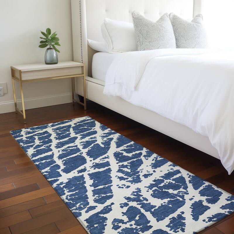 Alloz Modern Art-Inspired Weather Resistant Versatile Elegance Runner Outdoor Rug - 8' Runner