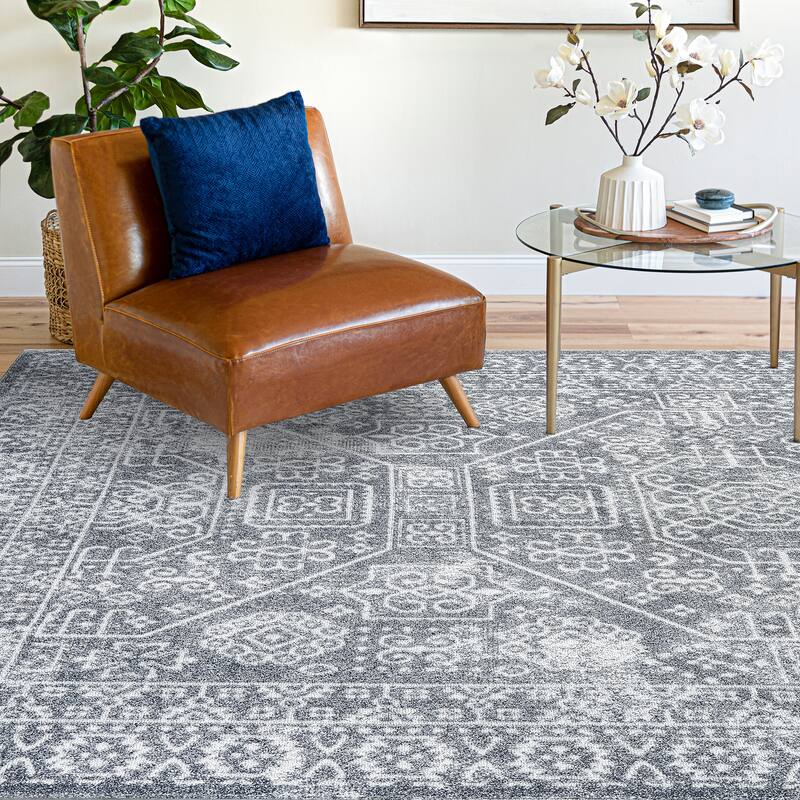 Mayson Traditional Oriental Indoor Area Rug