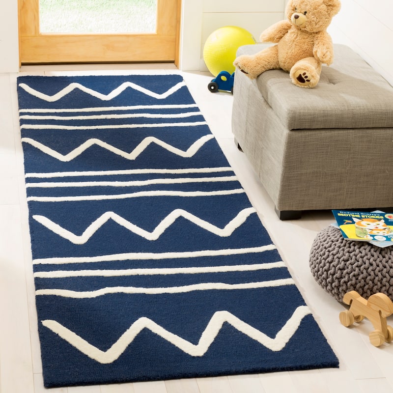 SAFAVIEH Handmade Kids Samra Wool Rug