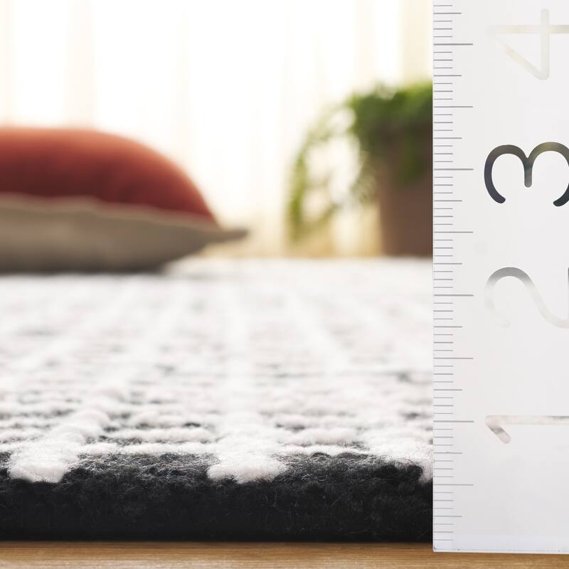 SAFAVIEH Handmade Abstract Germinia Contemporary Rug