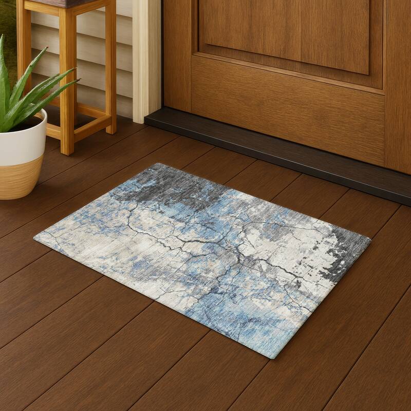 Machine Washable Indoor/ Outdoor Modern Crackle Chantille Rug - Denim - 1'8" x 2'6"