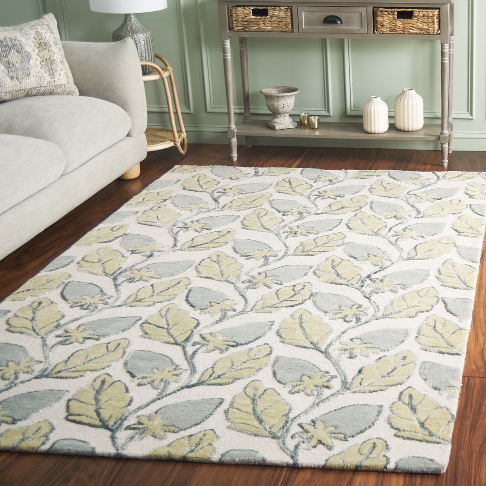 SAFAVIEH Handmade Jardin Magdaleen Wool Rug