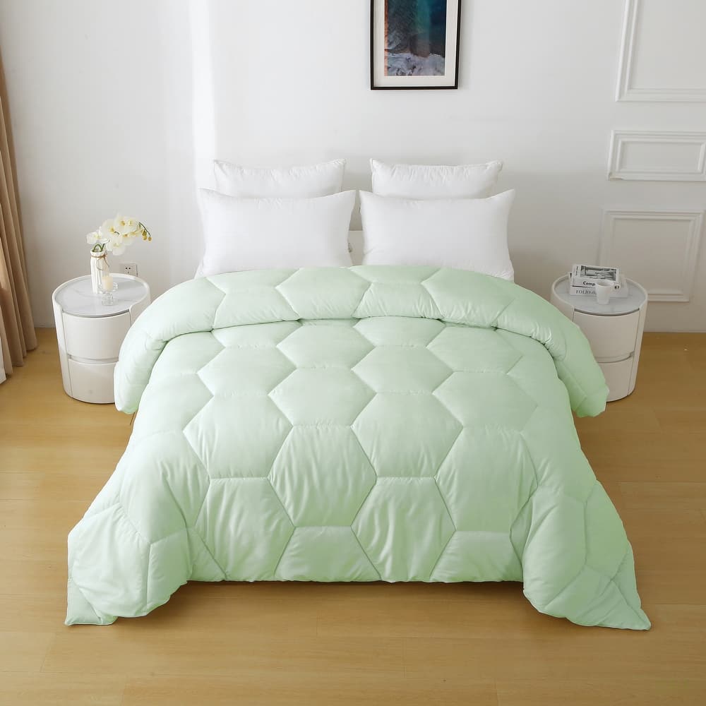 Better Style Home Oversized Microfiber Honeycomb Comforter Insert