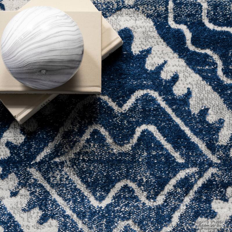 Nuloom Spencer Aztec Trellis Area Rug
