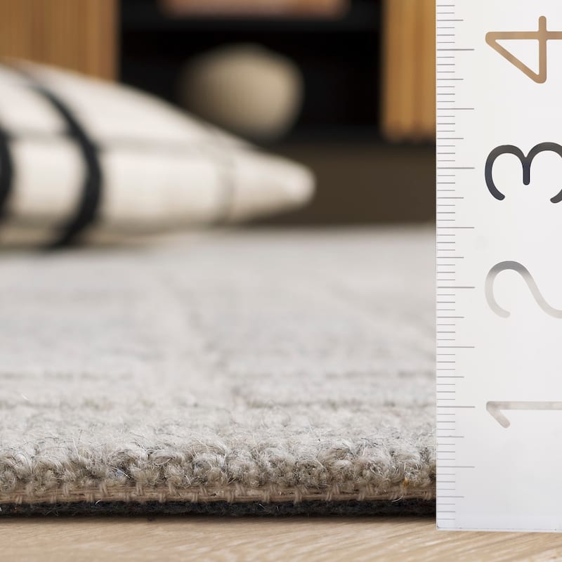 SAFAVIEH Handmade Ebony Rolande Wool Rug