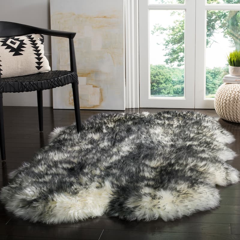 SAFAVIEH Handmade Natural Sheepskin Leanca 3.4-inch Thick Rug - 5'5" x 7'7" - Ivory/Dark Charcoal - Rectangle