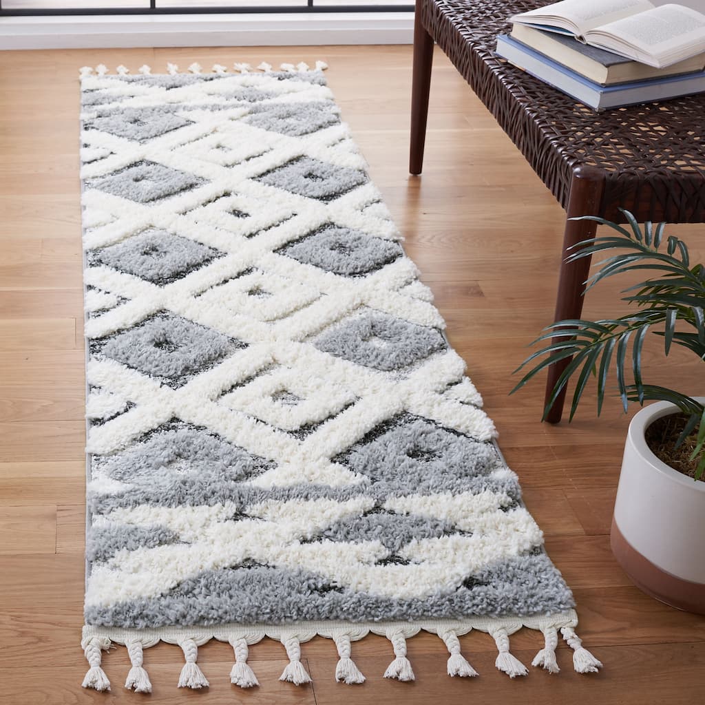 SAFAVIEH Moroccan Tassel Shag Tomasa 2-inch Thick Rug