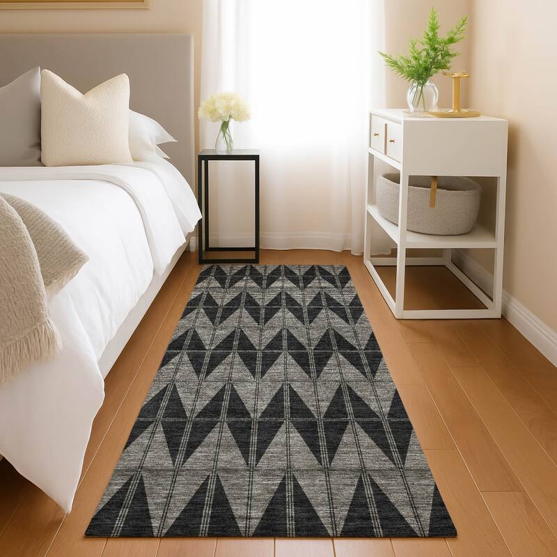 Machine Washable Indoor/ Outdoor Modern Zeke Chantille Rug