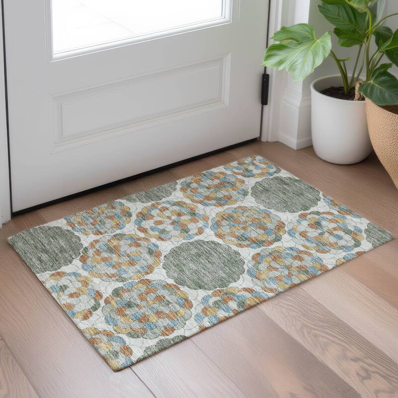 Machine Washable Indoor/ Outdoor Mosaic Cluster Chantille Rug