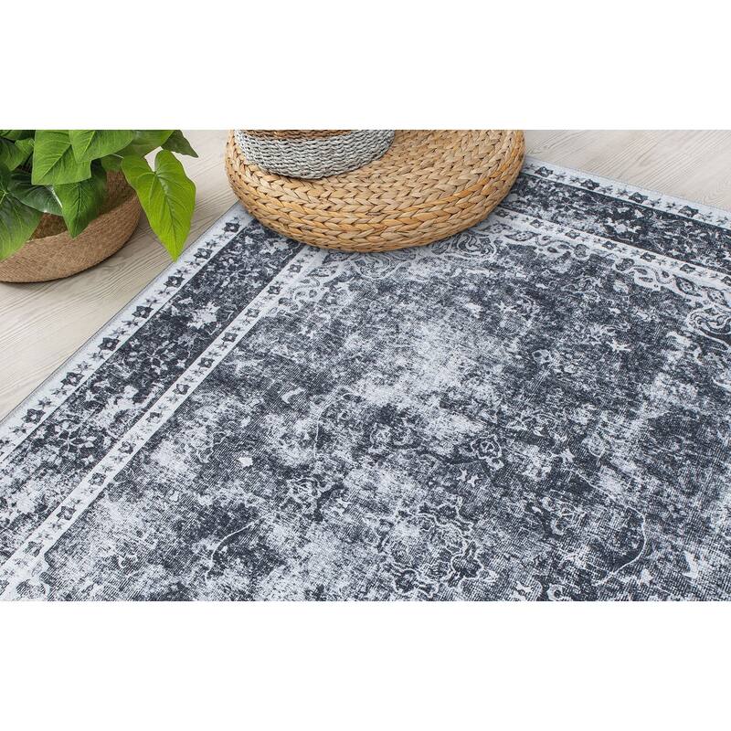 Traditional Distressed Medallion Machine Washable Area Rug