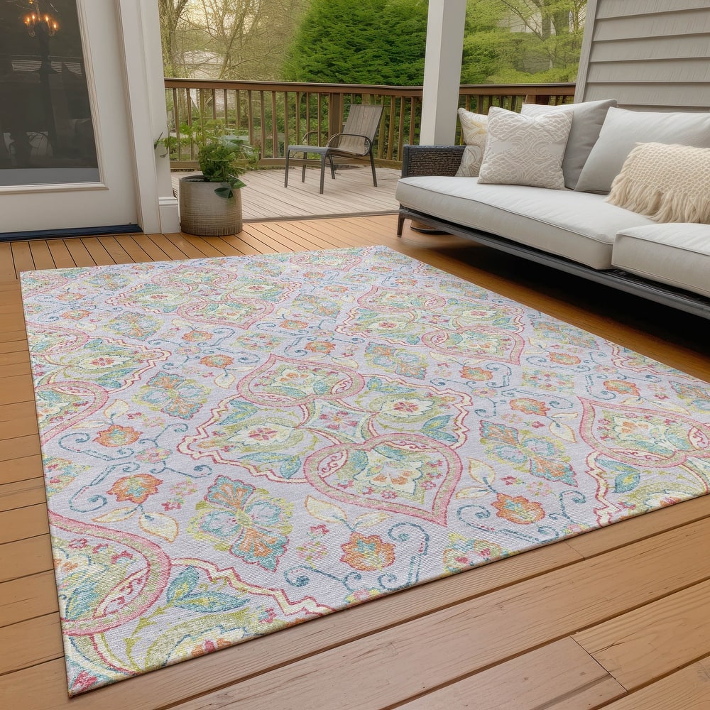 Machine Washable Indoor/Outdoor Traditional Spades Chantille Rug