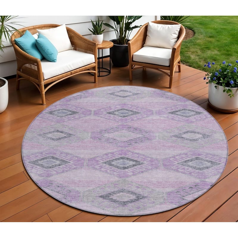 HomeRoots Aztec Transitional Rectangle Outdoor Rug - 8' Round