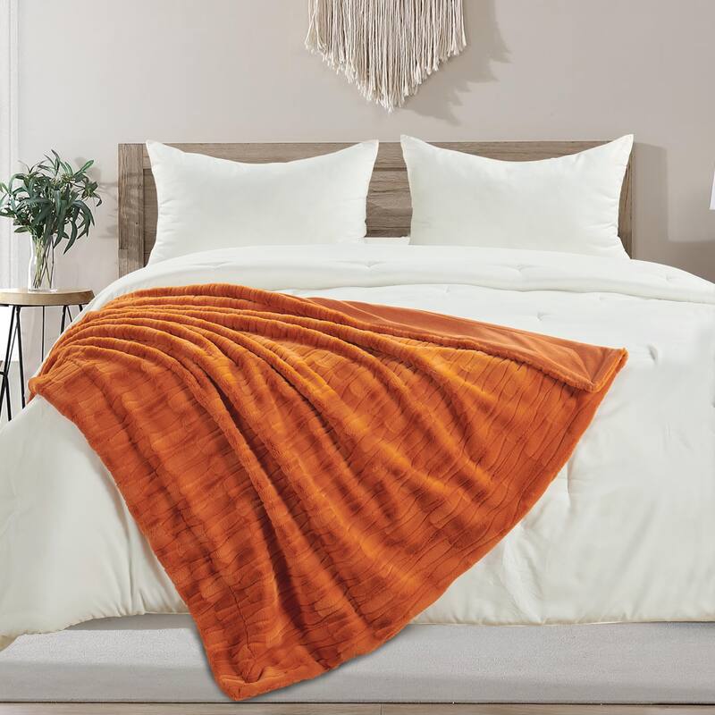 Home Soft Things Leaf Pattern FauxFur Throw Cozy Textured Blanket