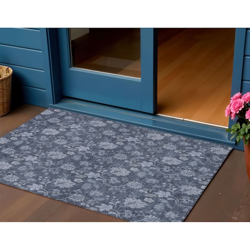 HomeRoots Floral Transitional Rectangle Outdoor Rug - 3' x 5'