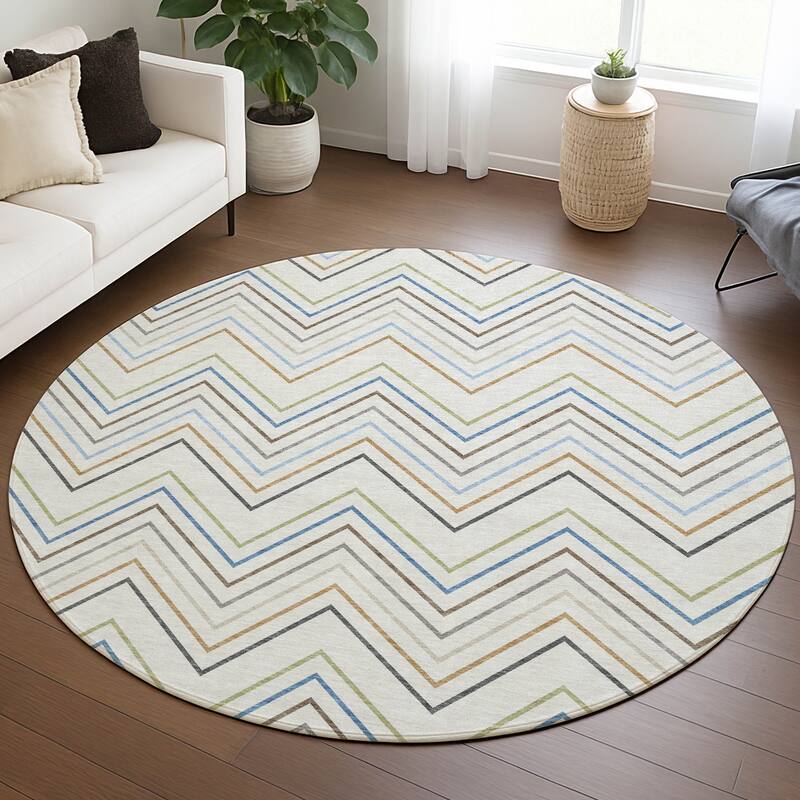 Machine Washable Indoor/ Outdoor Modern Chevron Chantille Rug