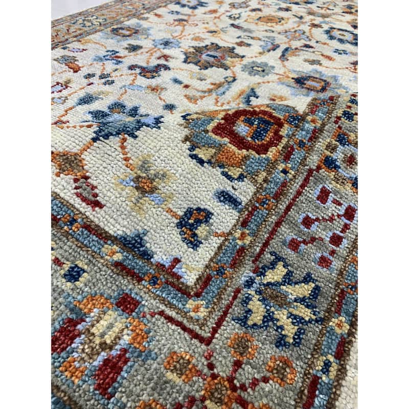 Beige Traditional Classic Oriental Design Area Rug - Elegant and Timeless Design - 6' x 9'