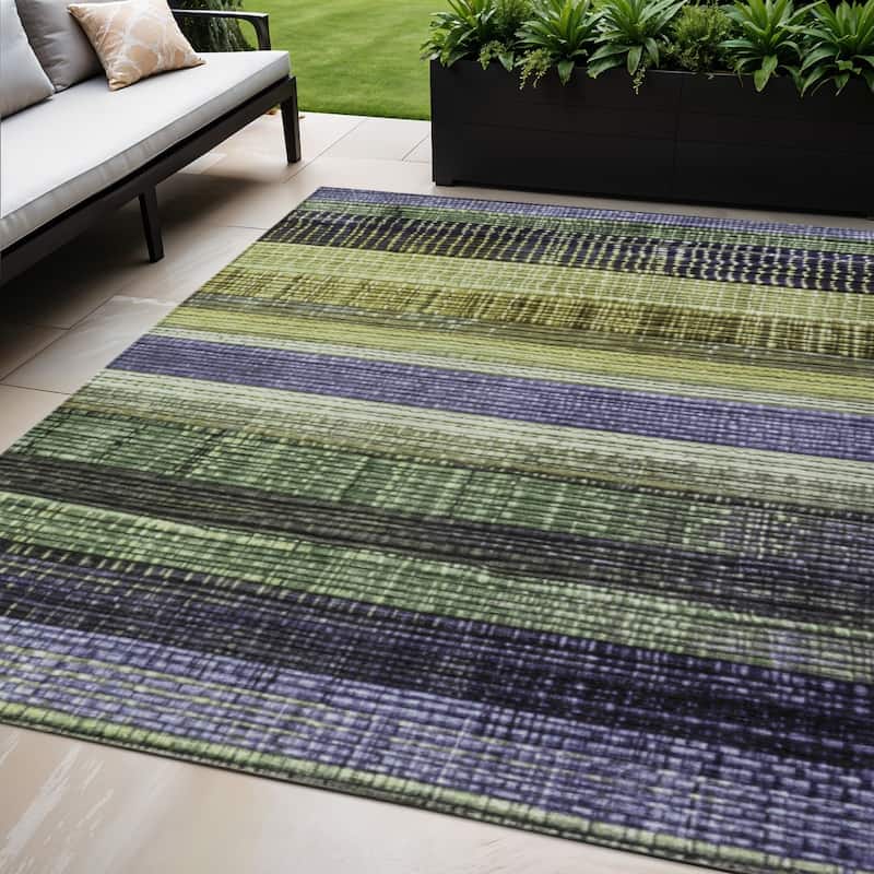 HomeRoots Striped Transitional Rectangle Outdoor Rug - 5' X 8'