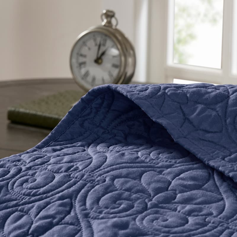 Madison Park Mansfield Reversible Oversized 3-piece Solid Texture Bedspread Quilt Set with Matching Shams