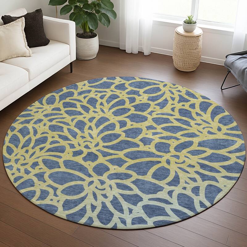 Machine Washable Indoor/ Outdoor Floral Craze Chantille Rug