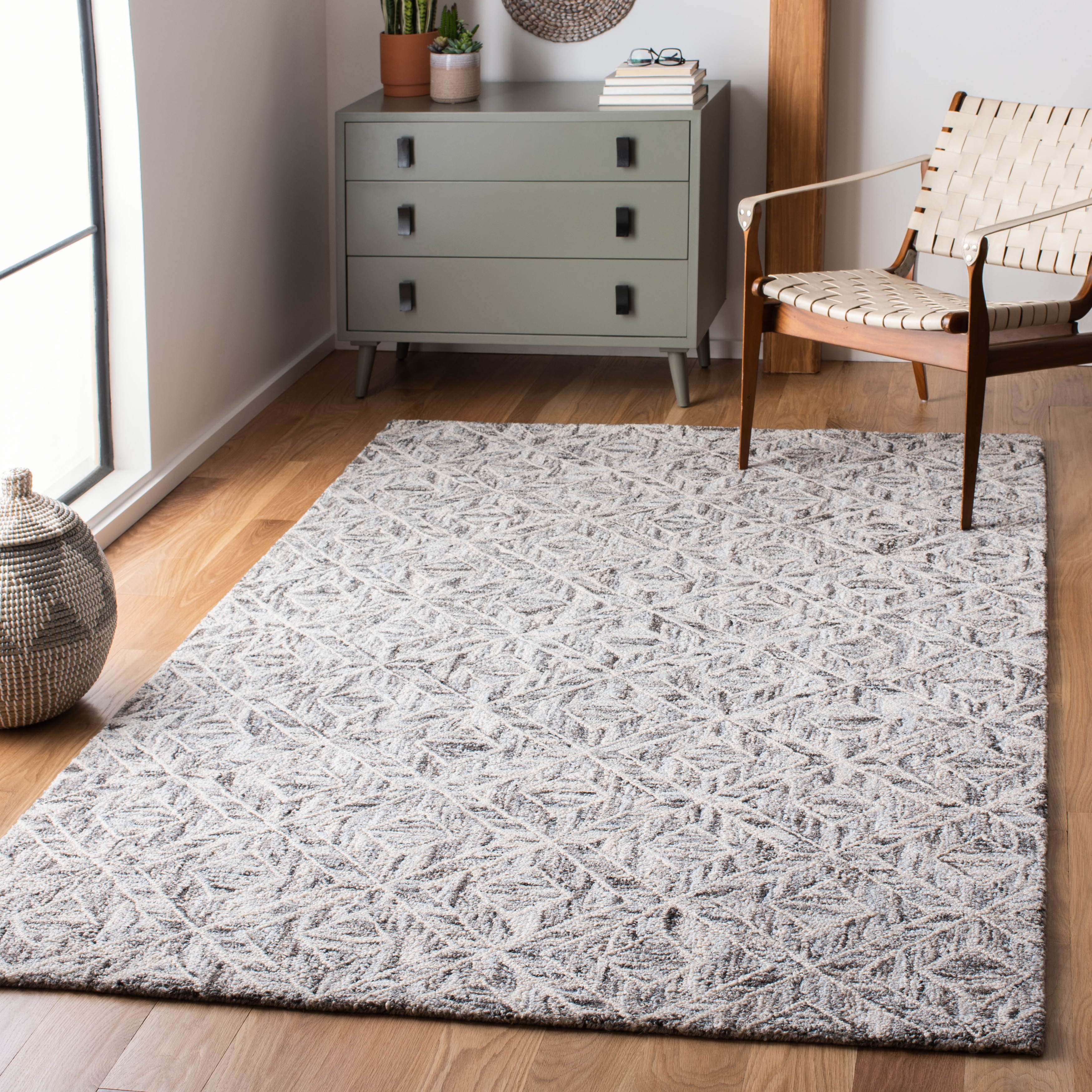 SAFAVIEH Handmade Abstract Ljubika Modern Wool Rug