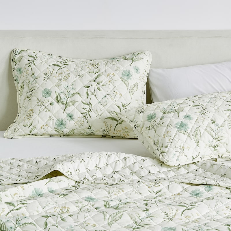 Linery & Co. Floral Printed Reversible Stitched Quilt Set with Shams