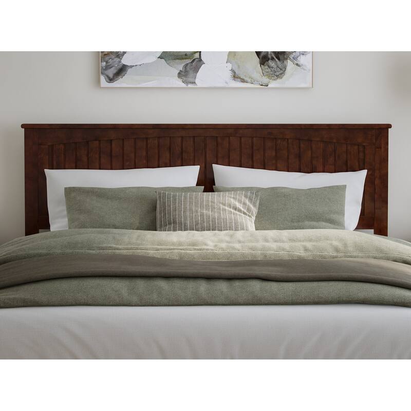 Nantucket Bed with Footboard and Twin Extra Long Trundle
