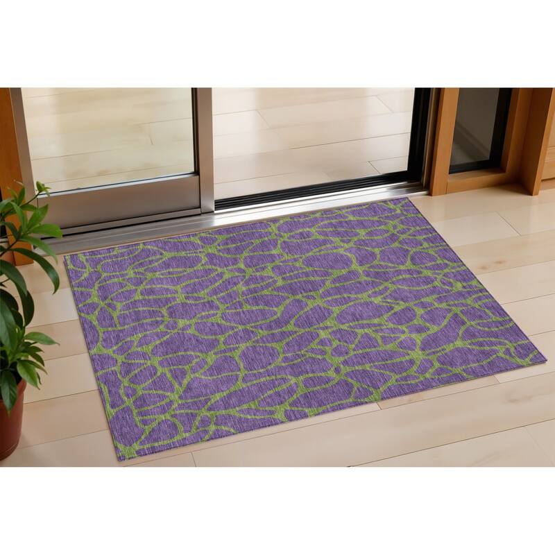 HomeRoots Geometric Transitional Rectangle Outdoor Rug - 3' x 5'